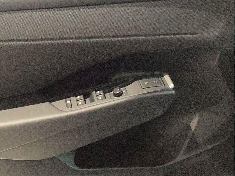 Gebraucht VW T-Roc 150 PS (110 kW) 2025 Blau SUV