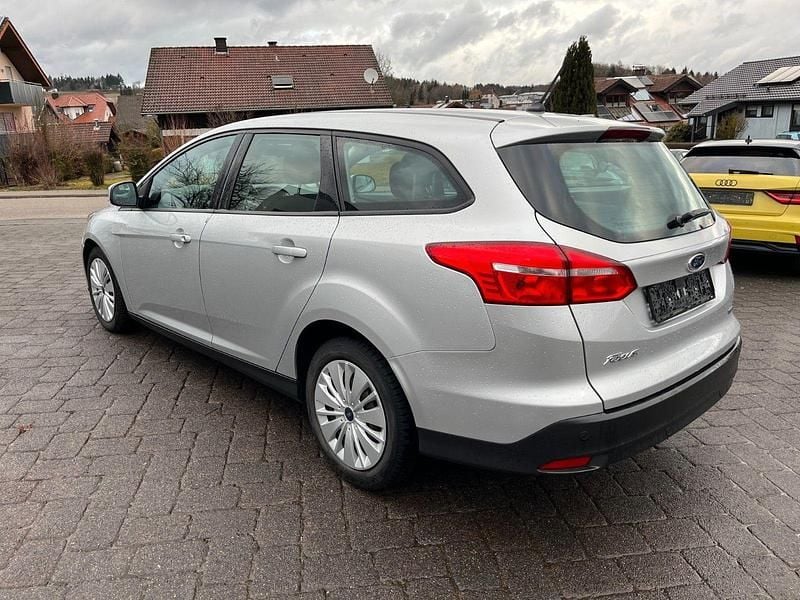 Gebraucht Ford Focus Business Edition 101 PS (74 kW) 2018 Silber Kombi