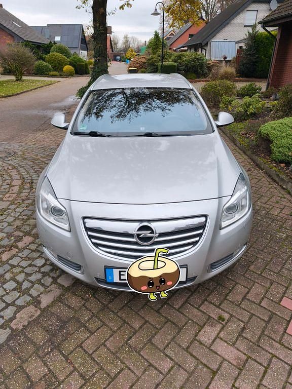 Gebraucht Opel Insignia Edition 220 PS (161 kW) 2013 Silber Kombi
