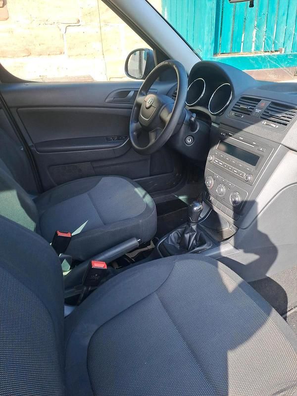 Gebraucht Skoda Yeti 122 PS (89 kW) 2013 Grau SUV