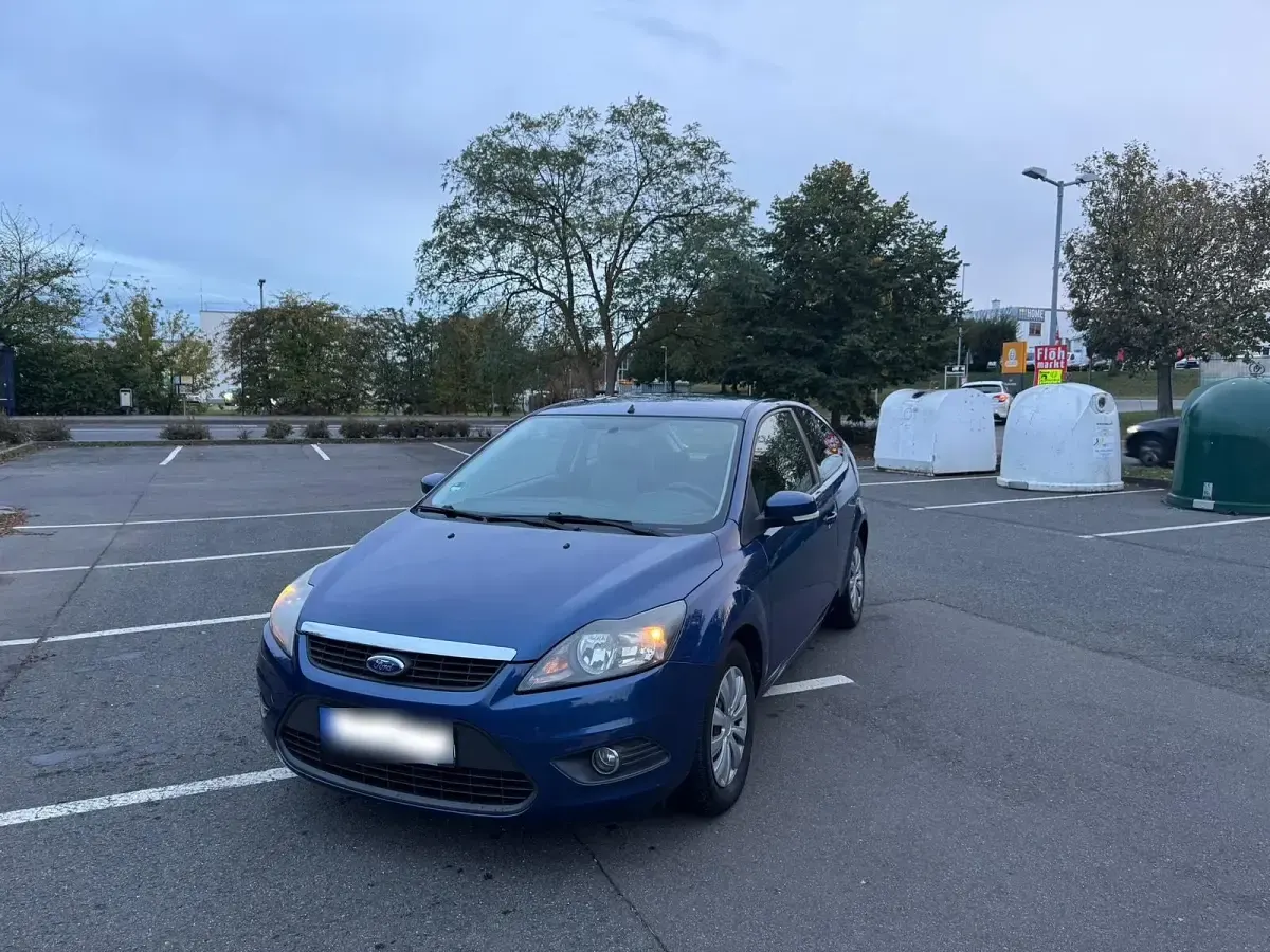 Gebraucht Ford Focus 100 PS (73 kW) 2008 Blau Kleinwagen
