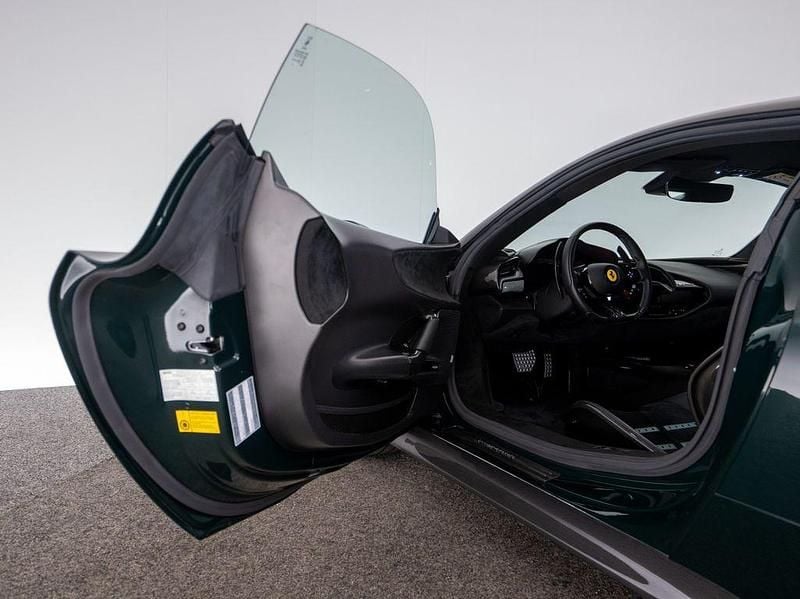 Second-hand Ferrari SF90 999 CP (734 kW) 2021 Verde Coupe