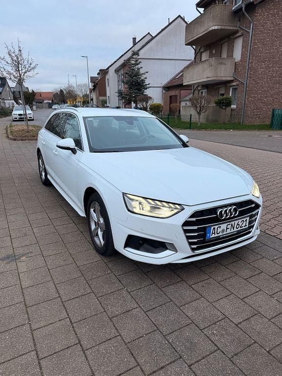 Weiß Gebraucht 2023 Audi A4 Kombi | 22.900 € (Superpreis) - Bild 1/4