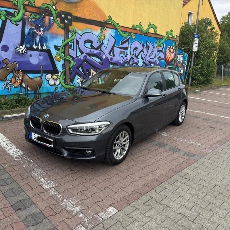 Grau Gebraucht 2016 BMW 118 Kleinwagen | 14.000 € (Guter Preis) - Bild 1/4