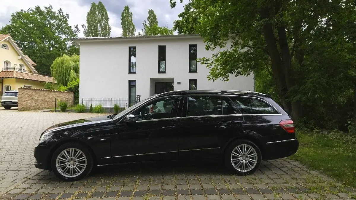 Gebraucht Mercedes E350 231 PS (169 kW) 2010 Schwarz Kombi