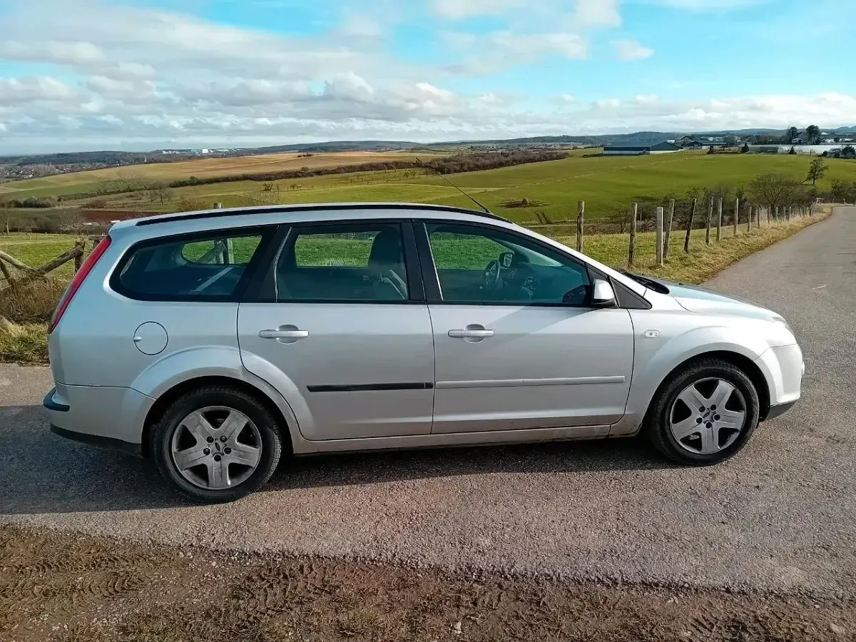 Brugt Ford Focus 109 HK (80 kW) 2007 Sølv Stationcar