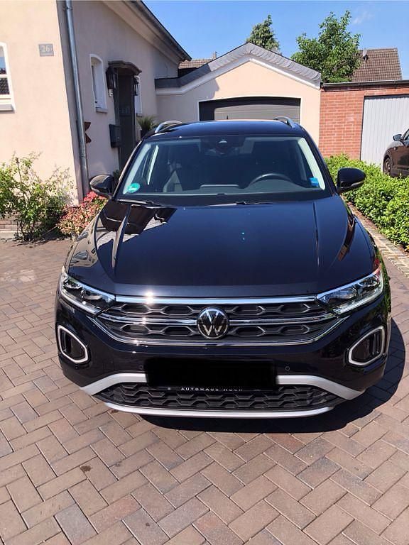 Schwarz Gebraucht 2022 VW T-Roc Style SUV | 21.750 € - Bild 1/4