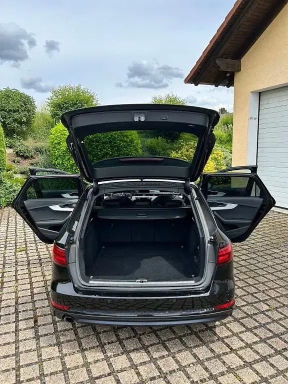 Gebraucht Audi A4 S-Line 150 PS (110 kW) 2018 Schwarz Kombi