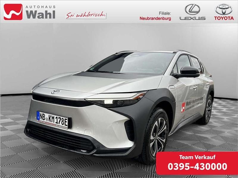 Precious silver Gebraucht 2023 Toyota bZ4X Basis SUV | 35.600 € (Fairer Preis) - Bild 1/4