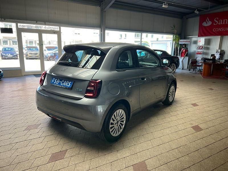 Gebraucht Fiat 500e Action 69 kW (95 PS) 2023 Grau Kleinwagen