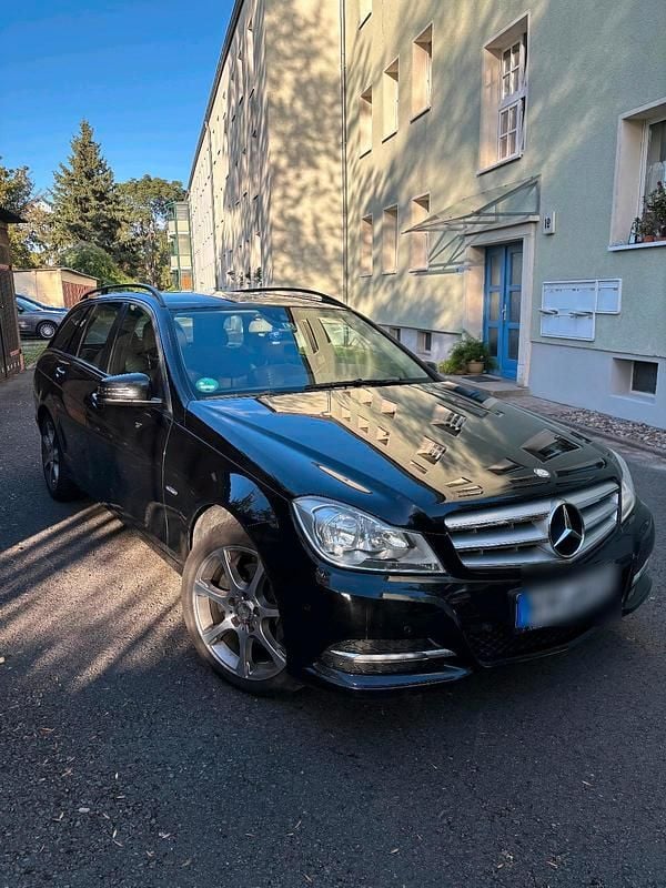 Schwarz Gebraucht 2011 Mercedes C220 Elegance Kombi | 5.500 € (Fairer Preis) - Bild 1/4