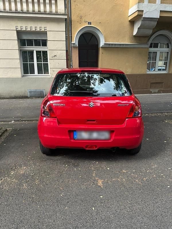 Gebraucht Suzuki Swift 92 PS (67 kW) 2010 Rot Kleinwagen