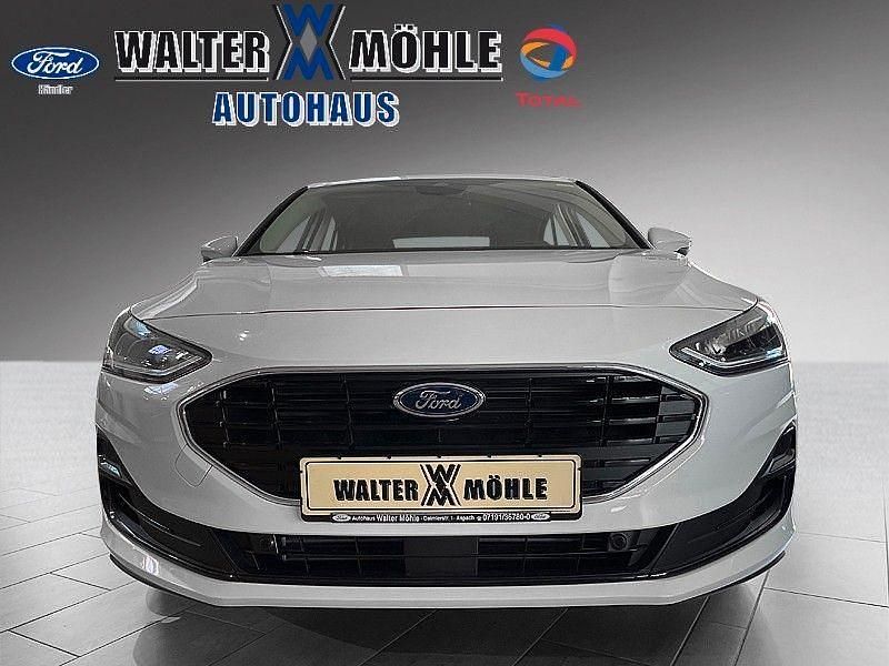 Gebraucht Ford Focus 101 PS (74 kW) 2022 Frostweiß Limousine