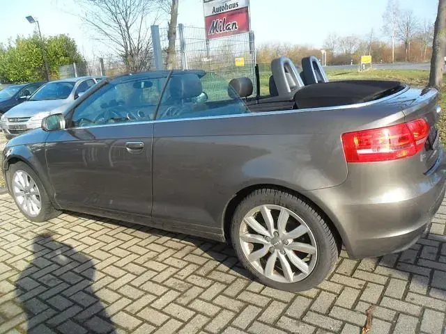 Gebraucht Audi A3 Cabriolet Attraction 105 PS (77 kW) 2011 Grau Cabrio