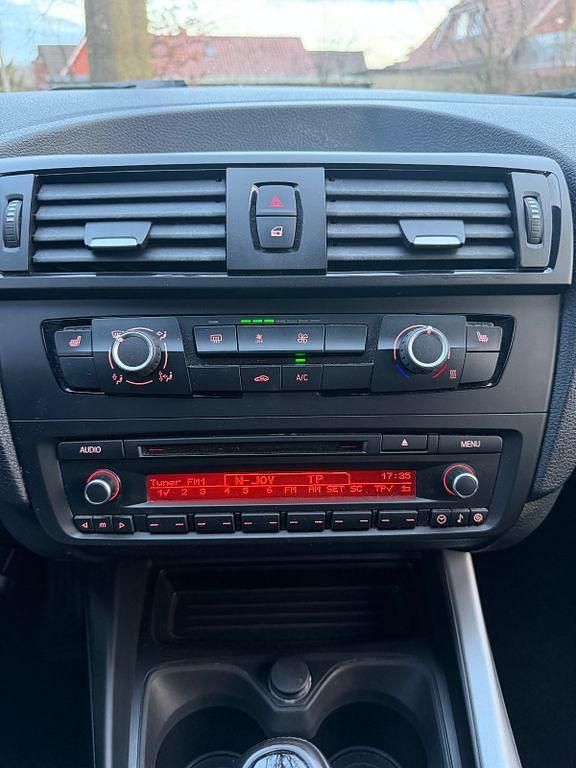 Gebraucht BMW 116 136 PS (100 kW) 2012 Schwarz Kleinwagen