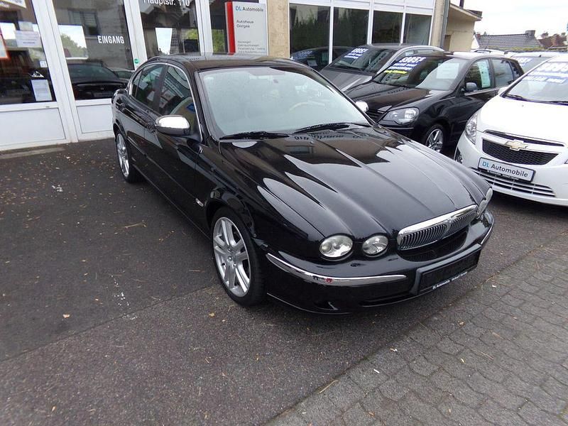 Schwarz Gebraucht 2006 Jaguar X-type Executive Limousine | 5.985 € (Teuer) - Bild 1/4