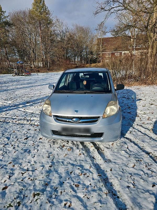 Silber Gebraucht 2011 Subaru Justy Kleinwagen | 2.500 € (Fairer Preis) - Bild 1/4