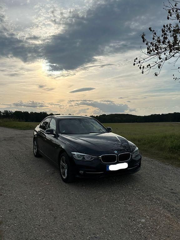 Schwarz Gebraucht 2017 BMW 318 Sport Line Limousine | 18.999 € (Etwas zu teuer) - Bild 1/4