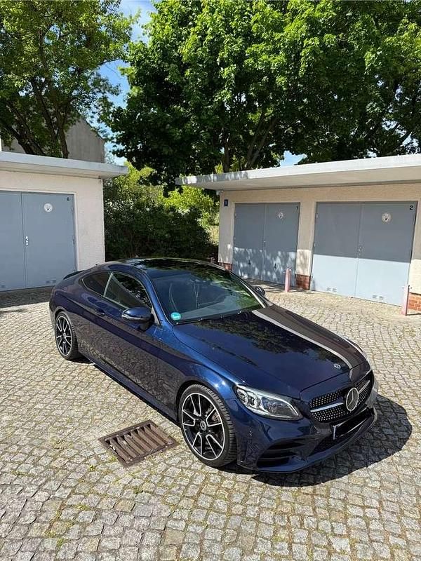 Andere außenfarben Gebraucht 2020 Mercedes C300 AMG line Coupé | 35.000 € (Fairer Preis) - Bild 1/4