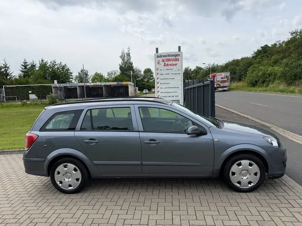 Gebraucht Opel Astra Edition 105 PS (77 kW) 2005 Grau Limousine