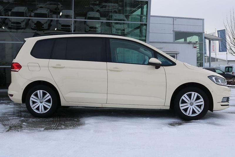 Gebraucht VW Touran Comfortline 150 PS (110 kW) 2024 Beige Van / Kleinbus