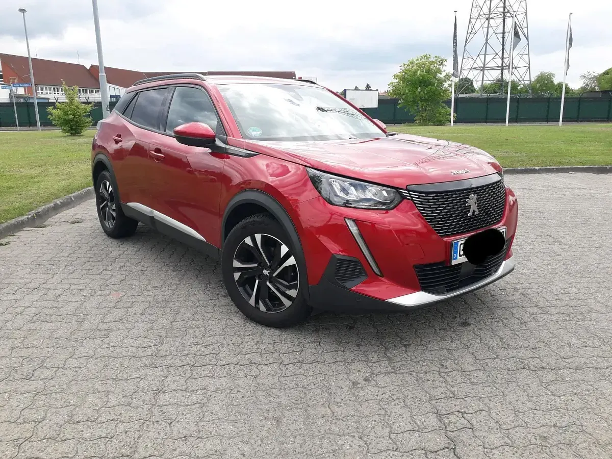 Gebraucht Peugeot 2008 Allure 131 PS (96 kW) 2021 Rot SUV