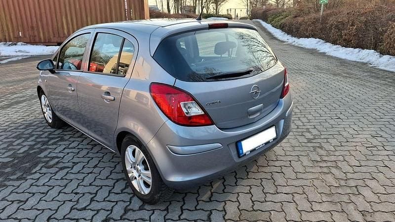 Gebraucht Opel Corsa Color Edition 86 PS (63 kW) 2010 Grau Kleinwagen
