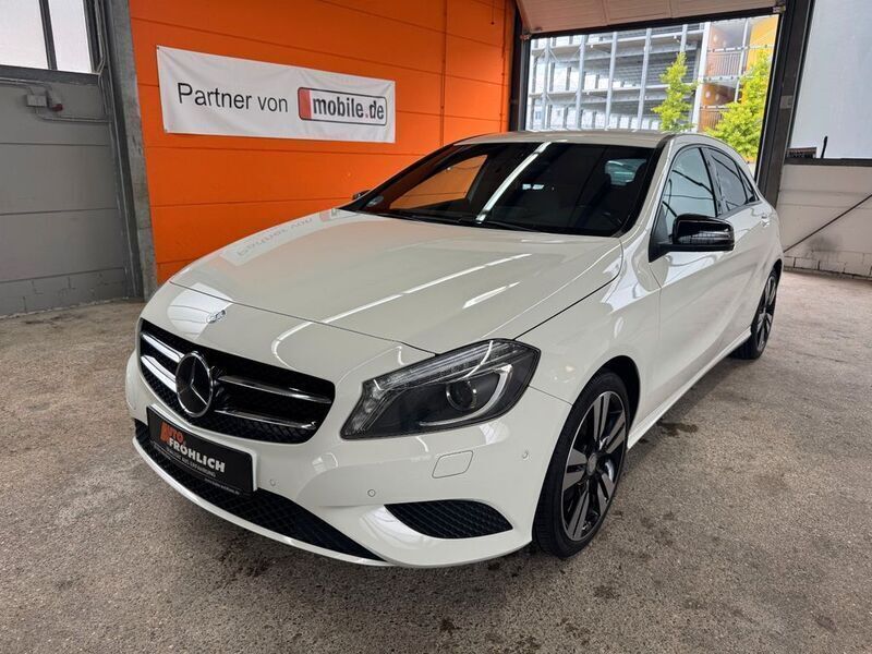 Weiß Gebraucht 2015 Mercedes A180 Night Limousine | 10.999 € (Guter Preis) - Bild 1/4