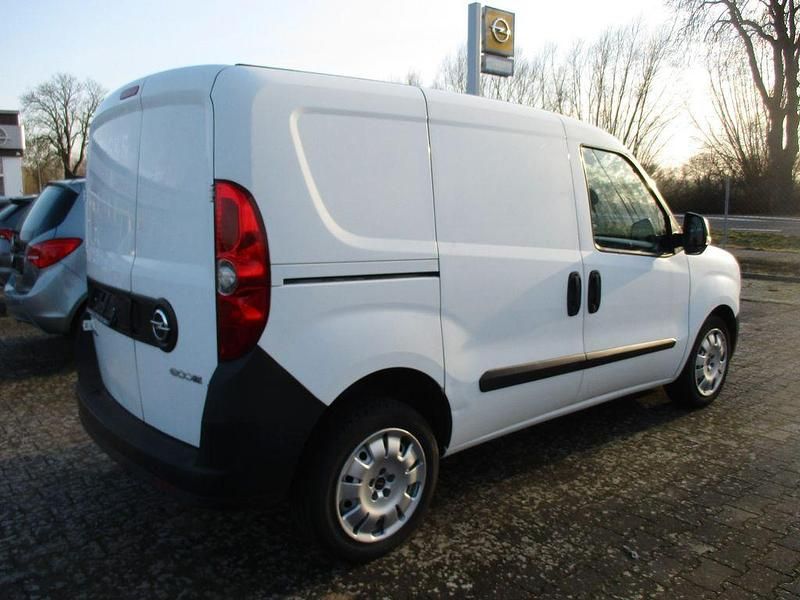 Gebraucht Opel Combo 90 PS (66 kW) 2014 Weiß Van / Kleinbus