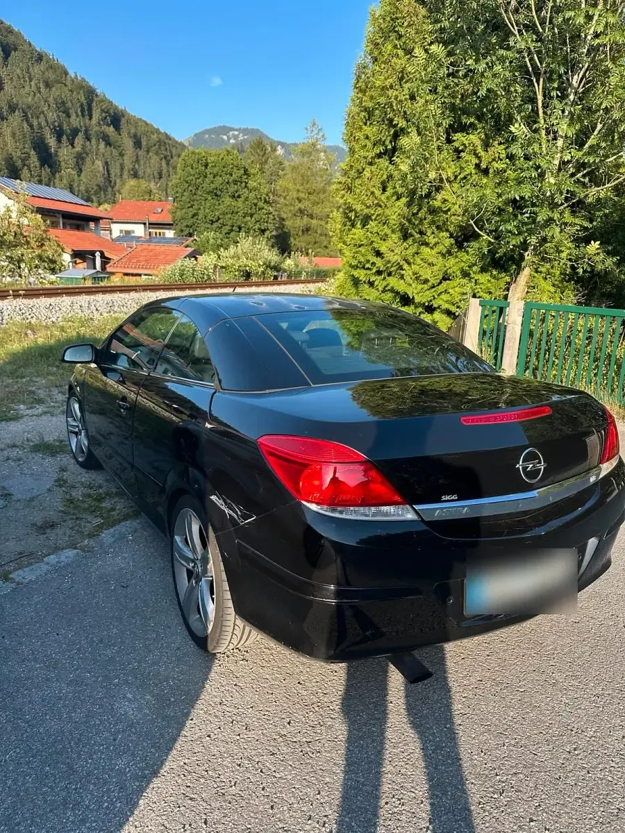 Gebraucht Opel Astra 140 PS (102 kW) 2008 Schwarz Cabrio