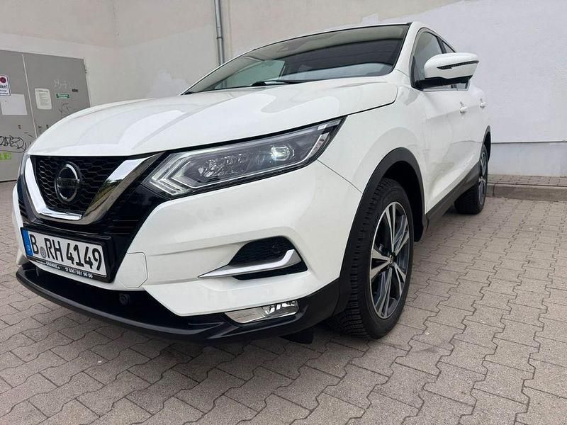 Weiß Gebraucht 2020 Nissan Qashqai SUV | 20.990 € (Fairer Preis) - Bild 1/4