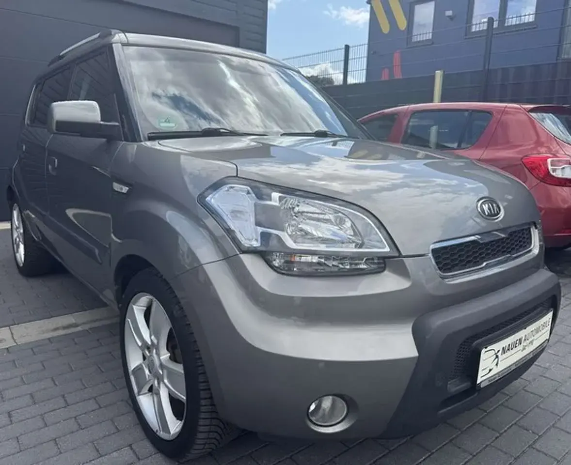 Gebraucht Kia Soul Spirit 126 PS (92 kW) 2009 Silber/grau SUV