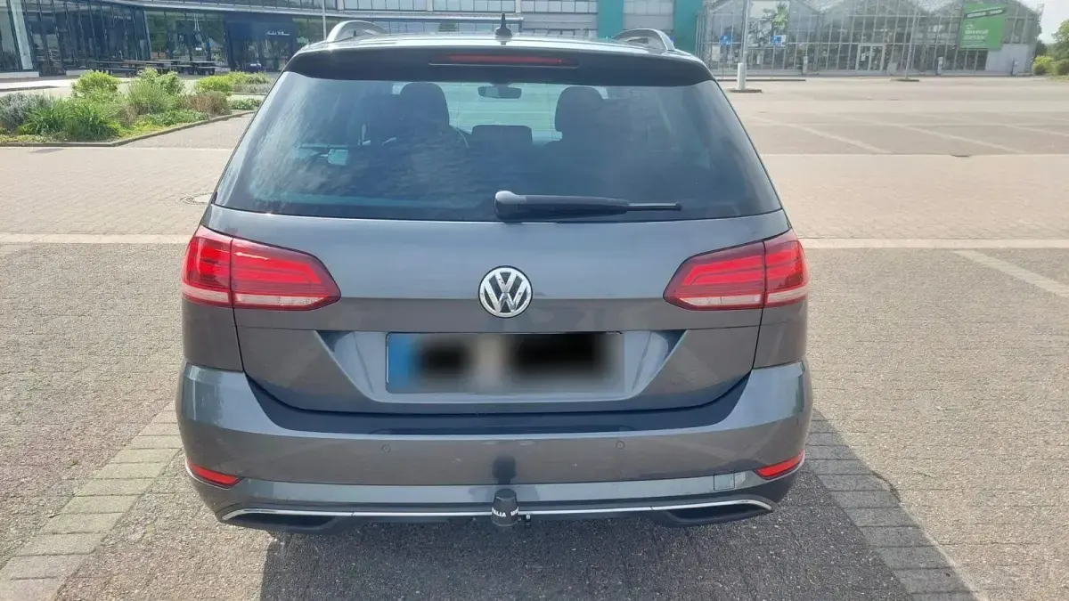 Gebraucht VW Golf VII 116 PS (85 kW) 2018 Grau Kombi