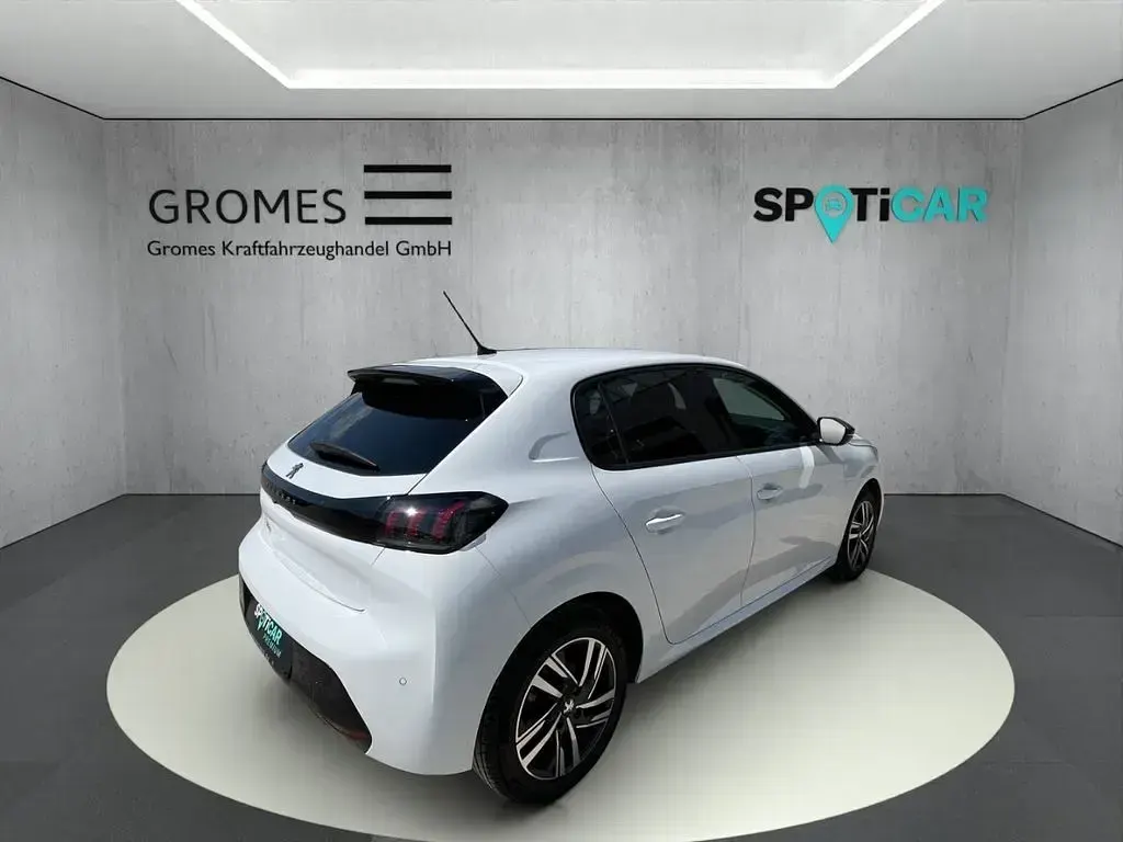 Gebraucht Peugeot 208 Allure 101 PS (74 kW) 2023 Weiß Kleinwagen