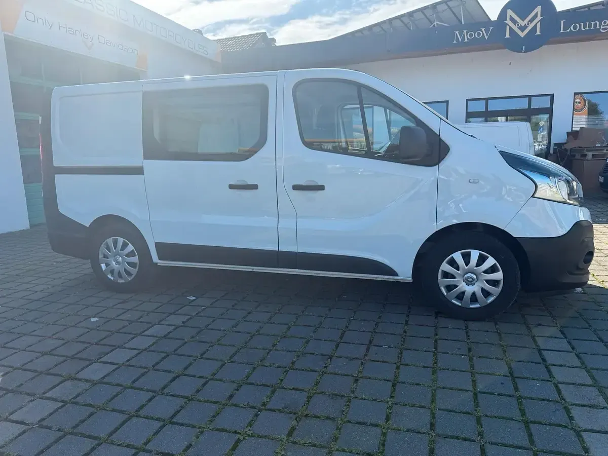 Gebraucht Renault Trafic 145 PS (106 kW) 2018 Weiß Van / Kleinbus