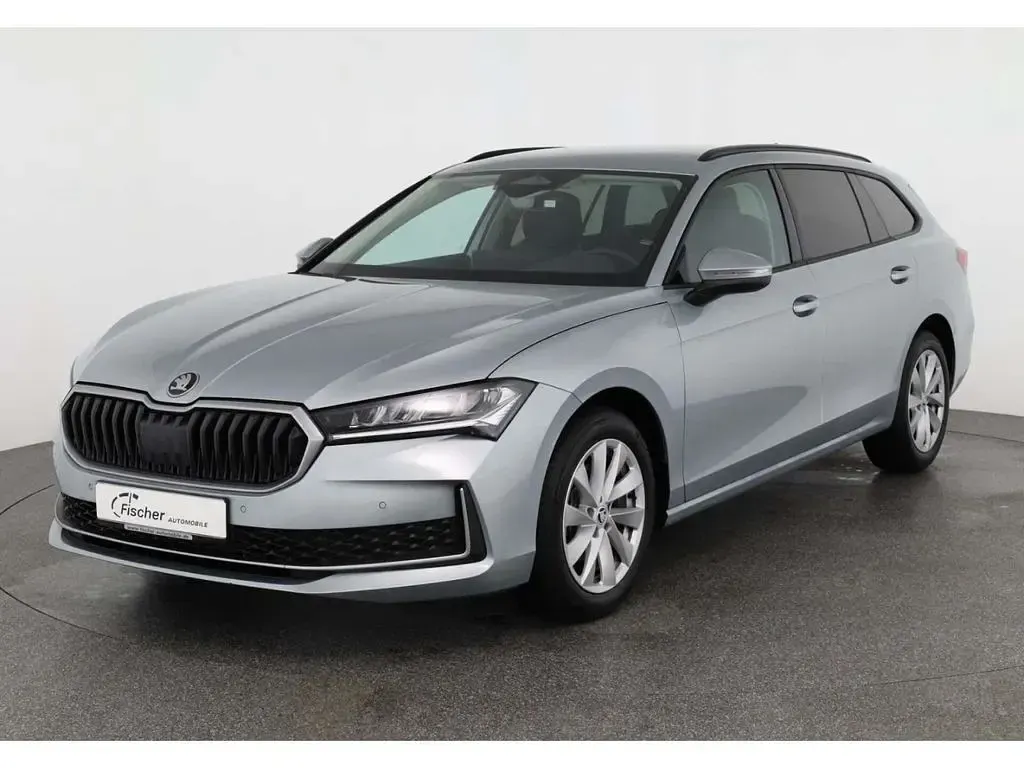 Gebraucht Skoda Superb Selection 150 PS (110 kW) 2024 Silber Kombi