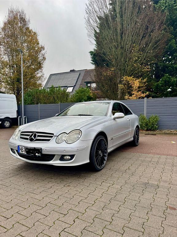 Silber Gebraucht 2008 Mercedes CLK200 Elegance Coupé | 5.600 € (Fairer Preis) - Bild 1/4