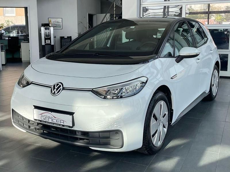 Weiß Gebraucht 2020 VW ID.3 Pure Kleinwagen | 18.890 € (Guter Preis) - Bild 1/4