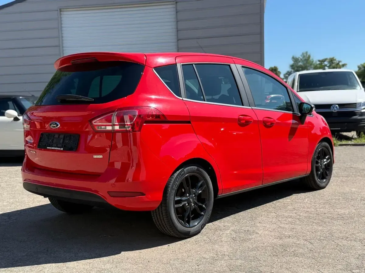 Gebraucht Ford B-MAX Colourline 101 PS (74 kW) 2017 Rot Van / Kleinbus