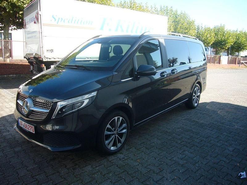 Grau Gebraucht 2021 Mercedes V300 Van / Kleinbus | 48.800 € (Superpreis) - Bild 1/4