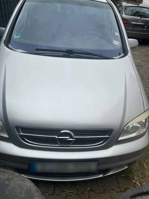 Gebraucht Opel Zafira 140 PS (102 kW) 2004 Silber Van / Kleinbus
