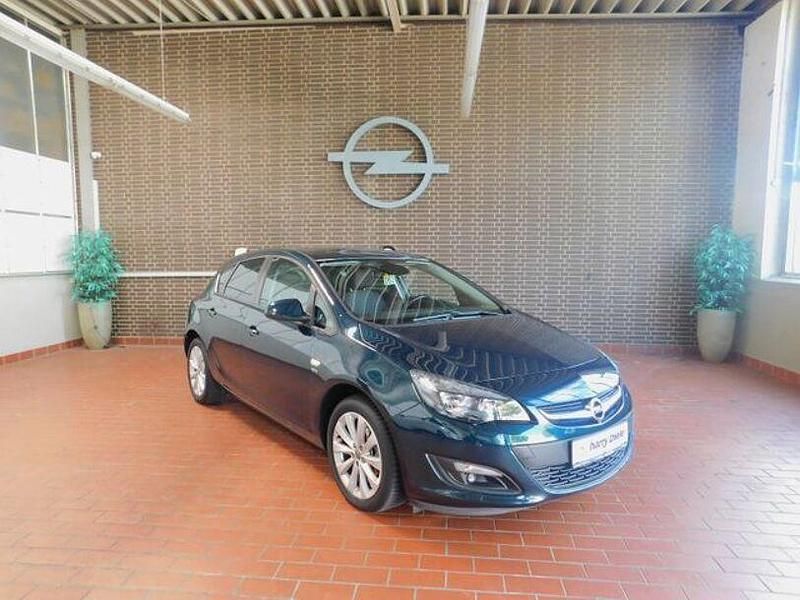 Gebraucht Opel Astra Active 140 PS (102 kW) 2013 Grün Limousine