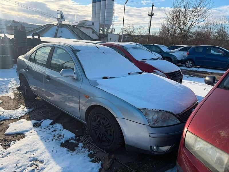 Gebraucht Ford Mondeo 116 PS (85 kW) 2002 Silber Limousine