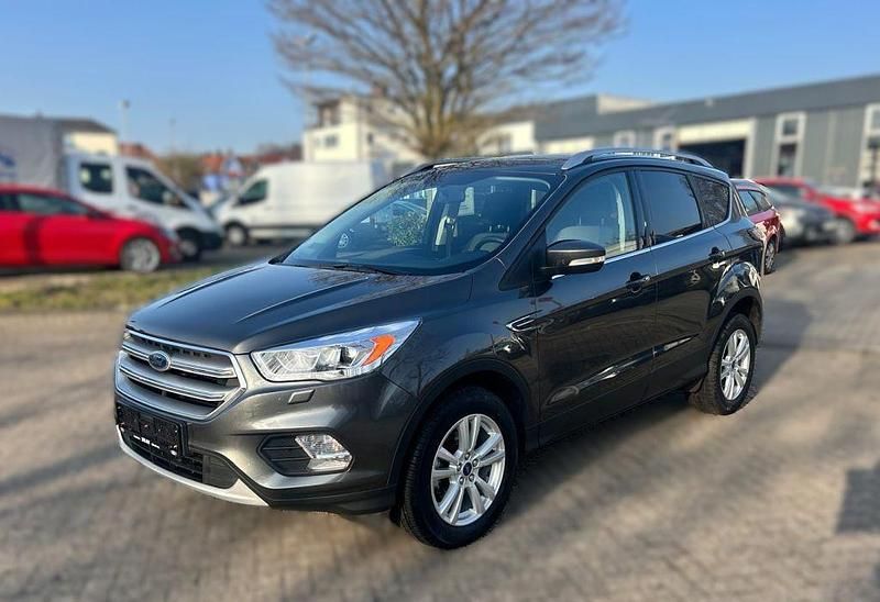 Gebraucht Ford Kuga Business Edition 150 PS (110 kW) 2017 SUV