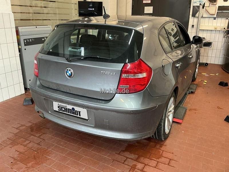 Gebraucht BMW 116 116 PS (85 kW) 2010 Grau Kleinwagen