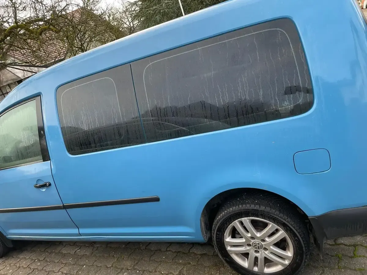 Gebraucht VW Caddy 105 PS (77 kW) 2011 Blau Van / Kleinbus