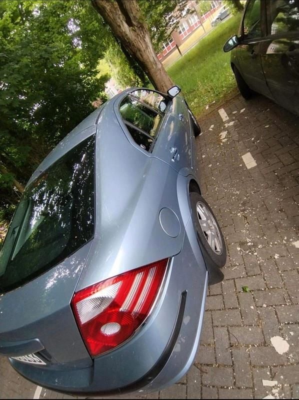 Blau Gebraucht 2006 Ford Mondeo Kleinwagen | 3.200 € (Fairer Preis) - Bild 1/4