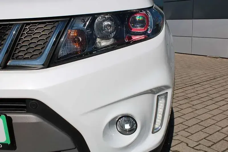 Używany Suzuki Vitara Comfort 140 KM (102 kW) 2017 Biały SUV