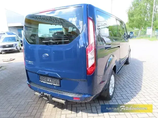 Usata Ford Tourneo Custom 185 CV (136 kW) 2022 Blu Furgone