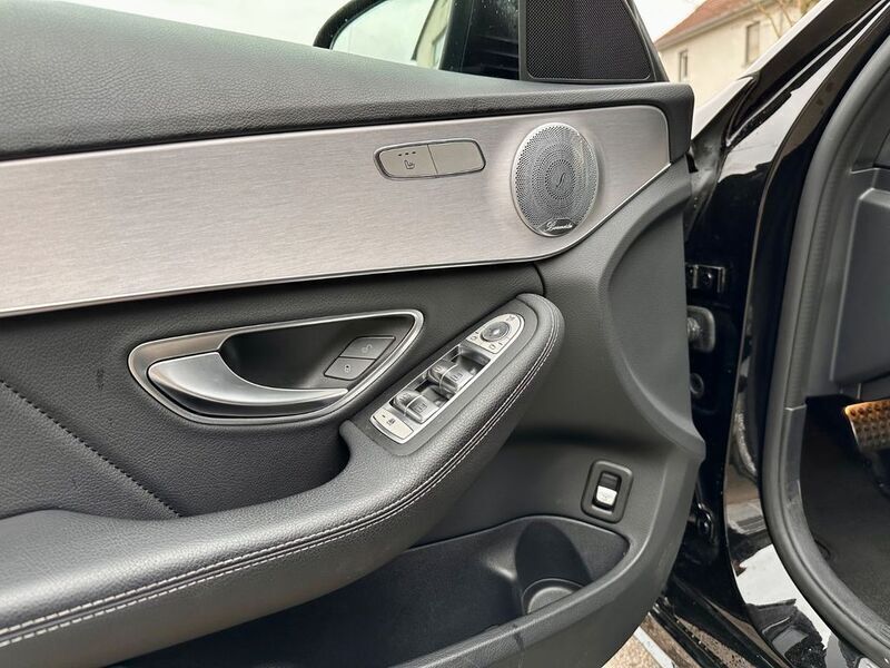 Gebraucht Mercedes C300 Night 245 PS (180 kW) 2019 Schwarz Limousine